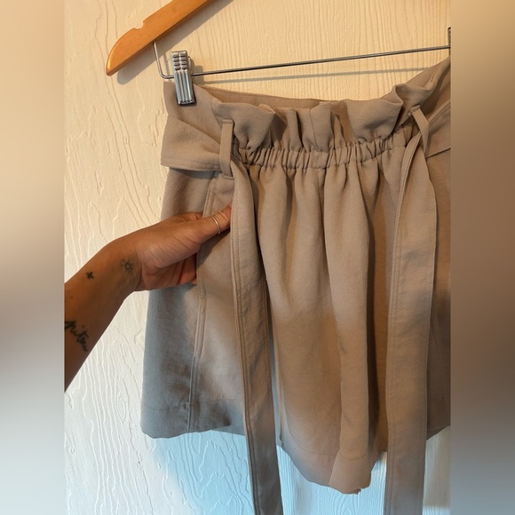 Wilfred Aritzia Tan Paperbag High Hi Waist Waisted Tie Belted Shorts Pockets - Picture 2 of 7